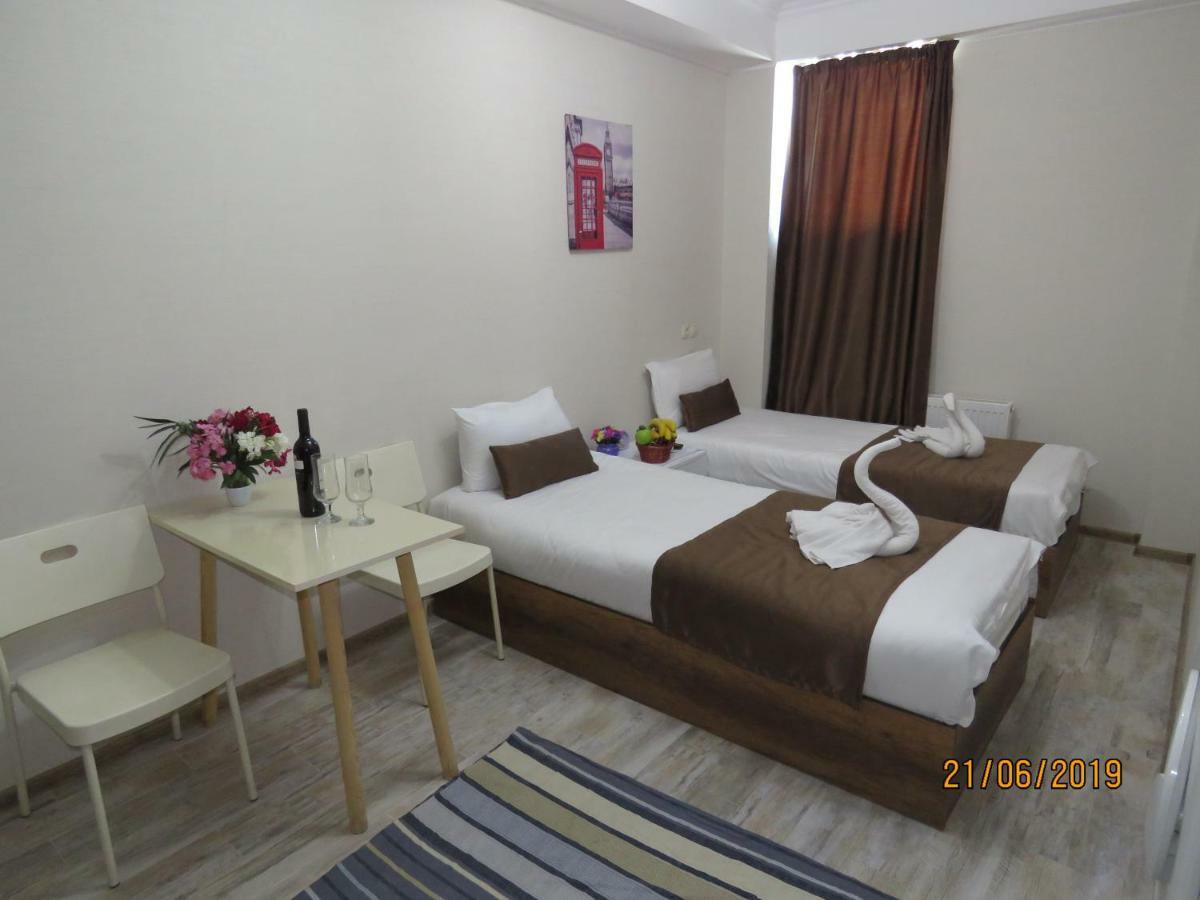 Atlas Hotel Tbilisi Buitenkant foto