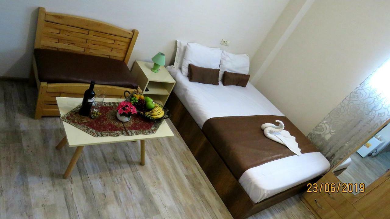 Atlas Hotel Tbilisi Buitenkant foto